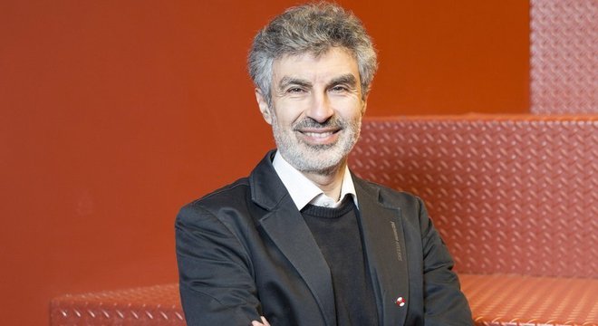 O pesquisador Yoshua Bengio afirma que estamos muito longe de sistemas de IA super inteligentes