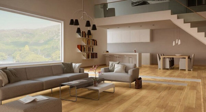 O piso laminado foi utilizado em toda a área da sala