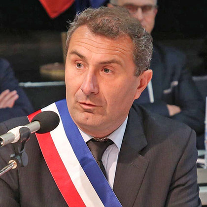 O prefeito Stéphane Blanchet também entrou na queda de braço com o Carrefour. 