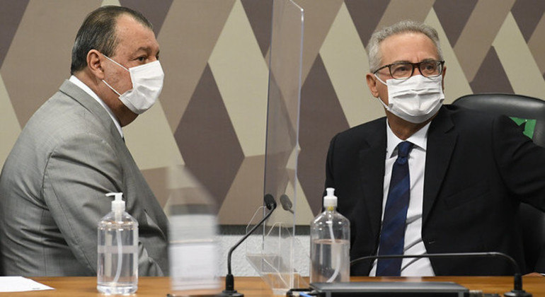 O presidente da CPI, Omar Aziz, e o relator, Renan Calheiros