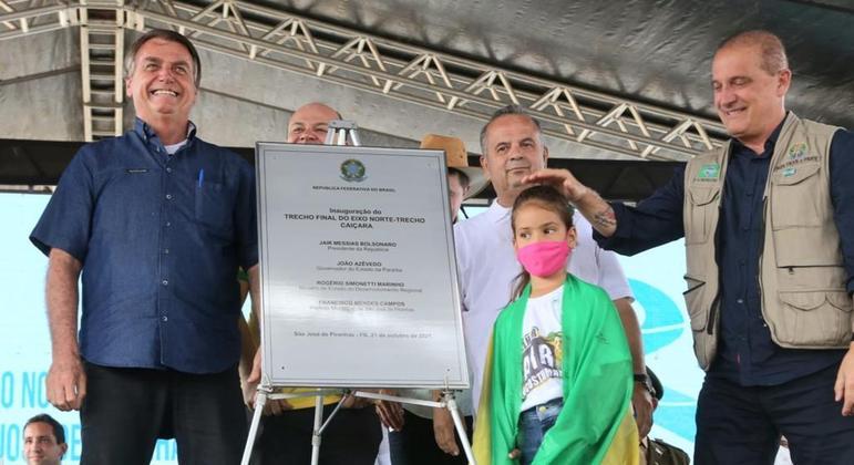 Presidente Bolsonaro e ministro Rogério Marinho, em inauguração de obra em Pernambuco

