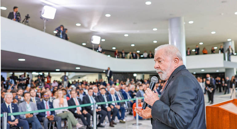 O presidente da República, Luiz Inácio Lula da Silva, durante encontro com centrais sindicais