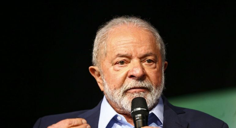 O presidente eleito, Luiz Inácio Lula da Silva, durante cerimônia de entrega do relatório final da transição de governo e anúncio de novos ministros.