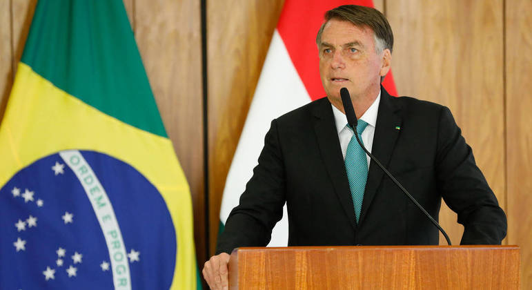 Na semana passada, Bolsonaro disse que uma possível saída seria a rendição dos ucranianos