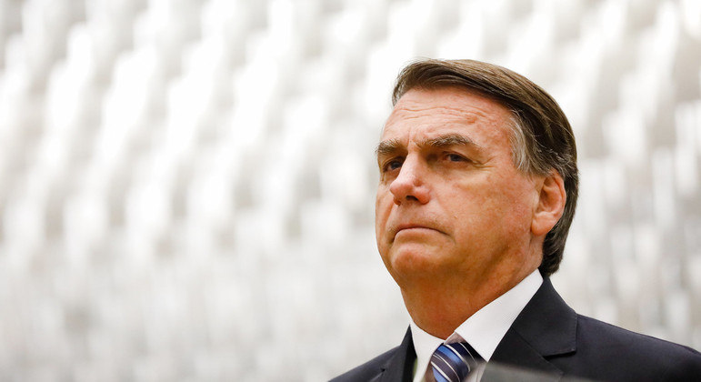 Cármen Lúcia manda para 1ª instância investigações sobre ex-presidente Jair Bolsonaro