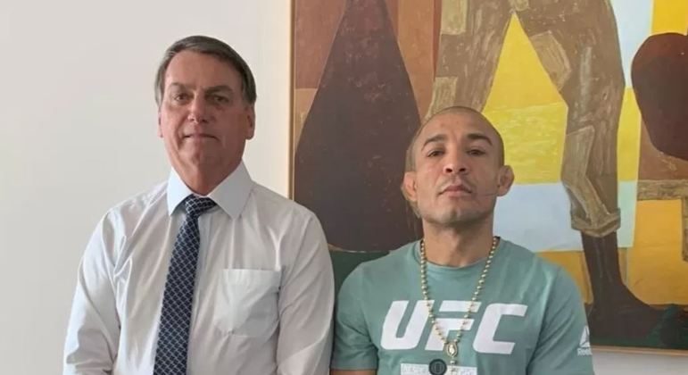 O presidente Jair Bolsonaro e o ex-lutador de MMA José Aldo