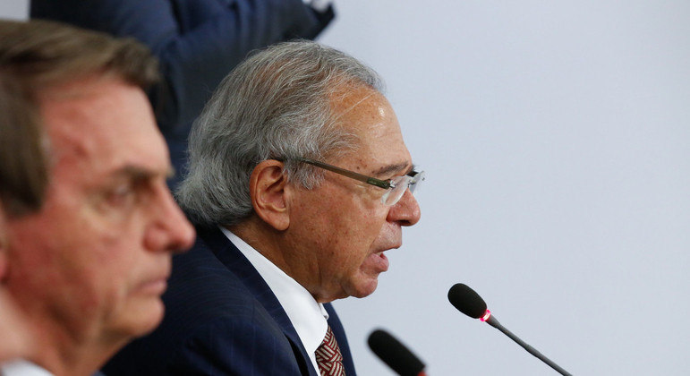 O presidente Jair Bolsonaro e o ministro da Economia, Paulo Guedes