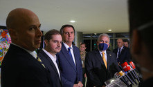 Pais não podem receber multas se não vacinarem filhos, diz Bolsonaro