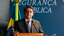 Bolsonaro recebe senadores da base governista na Alvorada