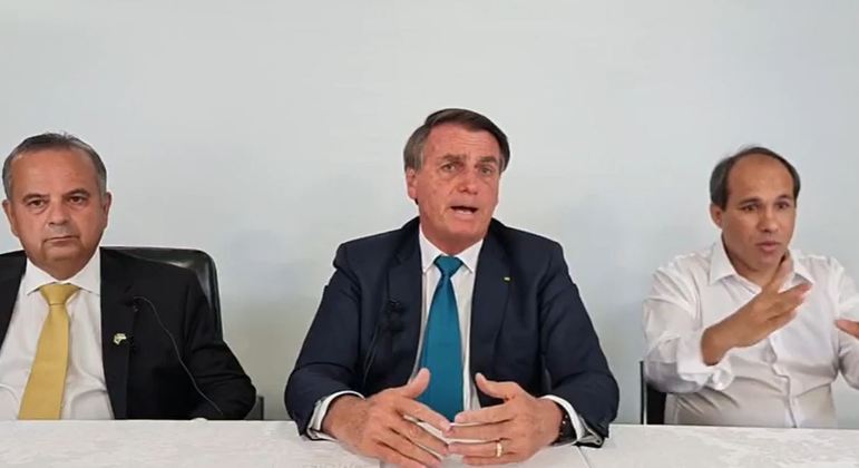 O presidente Jair Bolsonaro em live
