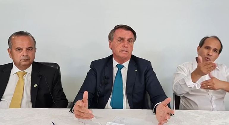 Bolsonaro, em live, ao lado de Rogério Marinho, do Desenvolvimento Regional