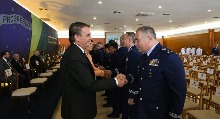 O presidente Jair Bolsonaro (PL) durante cerimônia de cumprimentos dos oficiais-generais das Forças Armadas