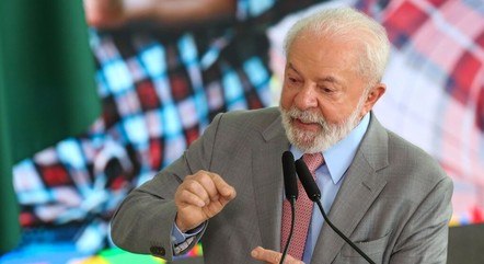 Lula deve indicar um substituto para Augusto Aras
