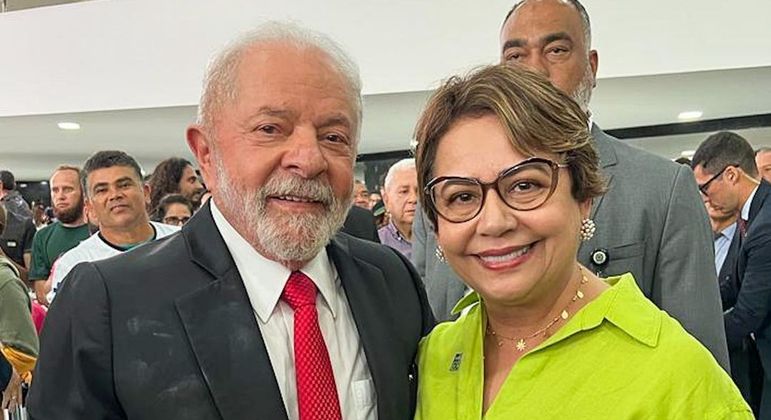 O presidente Lula (PT) e a senadora Jussara Lima (PSD-PI) em evento no Palácio do Planalto