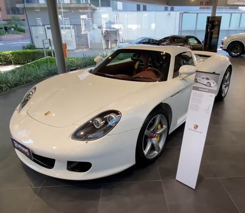 O primeiro lugar fica por conta da marca de carros Porsche, uma das mais conhecidas entre os adoradores de veículos de luxo no mundo. 