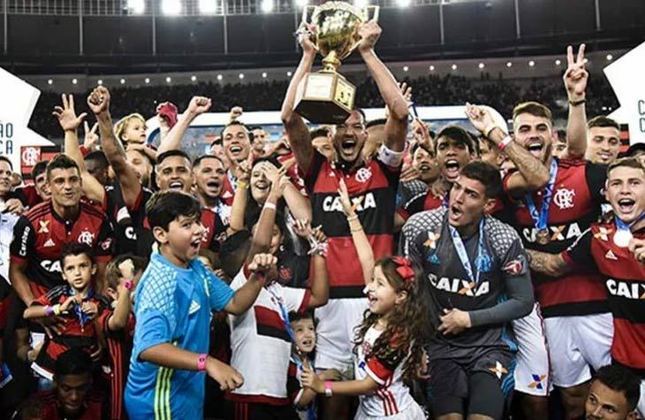 O primeiro título de Diego no Flamengo foi em abril de 2017, com a conquista do Campeonato Carioca. O meia, contudo, não participou da reta final do Estadual por conta de uma lesão no joelho direito, que o tirou dos gramados por quase dois meses.