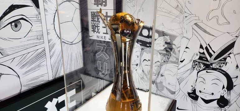 O principal objeto da ação é o troféu da conquista no Japão, em 2012.