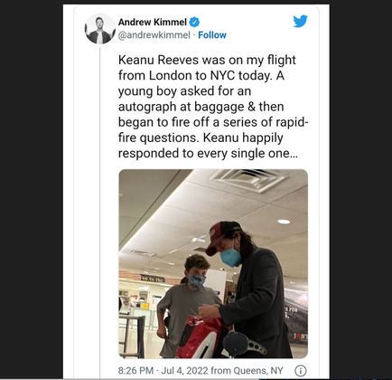 O produtor de TV Andrew Kimmel testemunhou o momento e postou no Twitter. Keanu não apenas deu o autógrafo como conversou com o jovem, respondeu uma série de perguntas e quis saber como ele estava passando. Tipo gente como a gente.   