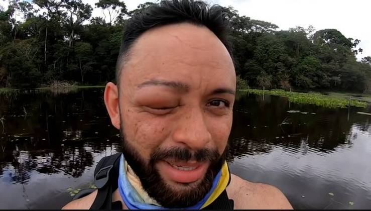 O produtor de vídeos de pescaria esportiva Felipe Paker tentava pescar um pirarucu em águas do Pará quando foi picado por vespas, também chamadas de 