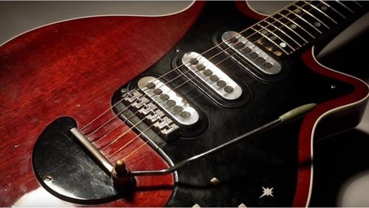 O próprio Brian May produziu sua guitarra no começo da carreira. Ele não tinha dinheiro para comprar uma Les Paul, sonho de consumo da época. E, com ajuda do pai, fabricou uma Red Special, que tornou-se sua marca.  