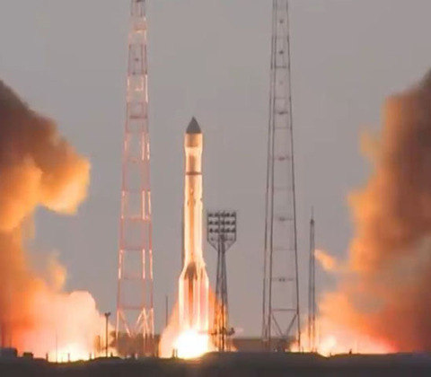 O Proton-M é um foguete fabricado na Rússia, embora seja solto no Cazaquistão. Os lançamentos pertencem à International Launch Services.