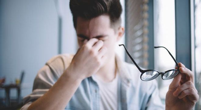 O que é astigmatismo - causas, sintomas e principais tratamentos