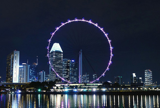 O que não falta em Singapura é atração. O Singapore Flyer, por exemplo, foi inaugurada em 2008 e é a maior roda-gigante da Ásia, com 165 metros de altura.