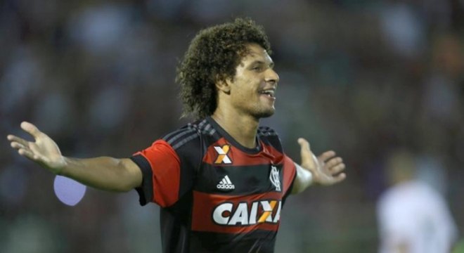 O Rubro-Negro conversou com o Olympiacos, da Grécia, e deve negociar Willian Arão. Com poucas oportunidades no time do Flamengo, a chance de transferência foi admitida pelo técnico Mauricio Barbieri. Esta não é a primeira vez que o clube grego tenta um acerto por Arão. A primeira oferta, porém, foi considerada baixa pela diretoria do Flamengo 