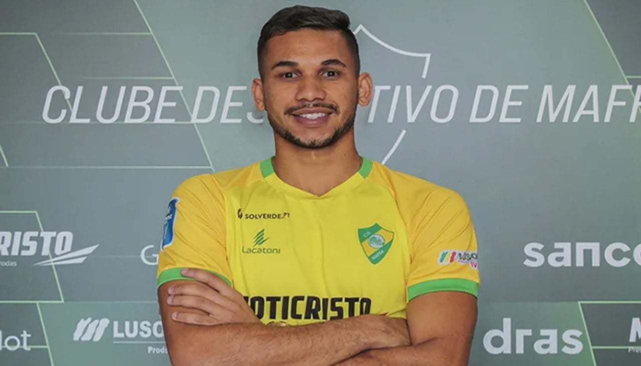 Endrick encabeça lista 'astronômica' de jovens promessas do futebol  brasileiro que foram vendidos à Europa