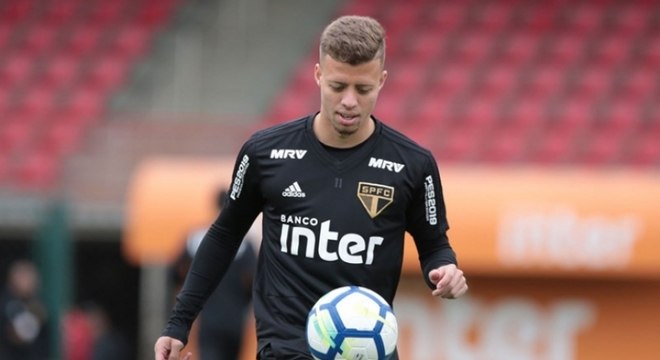 O São Paulo emprestou Lucas Fernandes, de 20 anos, ao Portimonense. O clube português é o mesmo que contratou o atacante Paulo Boia, outra revelação da base tricolor, no iníci