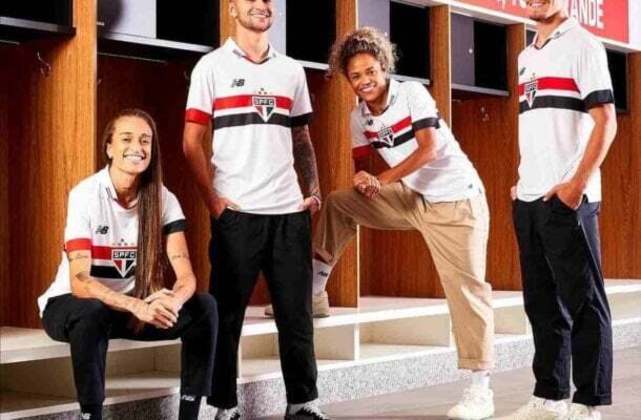 O São Paulo entrou 2024 com nova fornecedora e divulgou seu novo uniforme recentemente. A New Balance ficará com o Tricolor até o final de 2027. Divulgação/São Paulo/New Balance