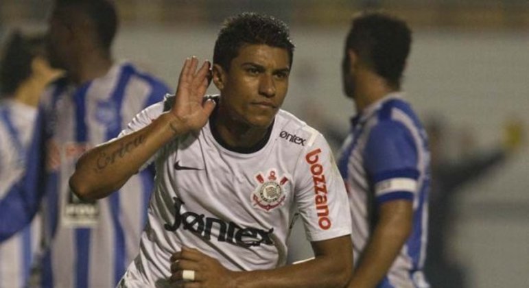 O segundo gol de Paulinho pela Libertadores de 2012 foi o segundo do Timão na vitória por 3 a 0 sobre o Emelec, do Equador, no Pacaembu, na partida de volta da semifinal do torneio. Foi o segundo tento corintiano na partida. Na ida, o jogo havia terminado empatado sem gols. 