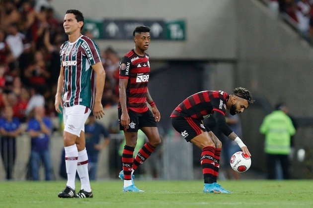 O sonho do inédito tetra do Flamengo não se concretizou. Neste sábado, o Rubro-Negro empatou em 1 a 1 com o Fluminense no Maracanã, pelo jogo da volta da final do Cariocão. Com o agregado de 3 a 1, o Fla amargou o vice-campeonato.
