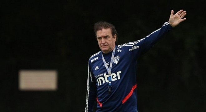 O técnico Cuca pediu demissão do São Paulo no mês de setembro, após a derrota para o Goiás, por 1 a 0, no Morumbi. Ele deixou o clube com aproveitamento de 47,4%. Em 26 jogos foram nove vitórias, 10 empates e sete derrotas.