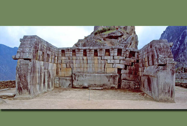 O Templo Principal ou Wayrara tem três paredes retangulares e estima-se que era dedicado a uma âmpla liturgia. Ele seria oferecido ao deus, Wiracocha, que os incas acreditavam ser o responsável pela criação do universo.