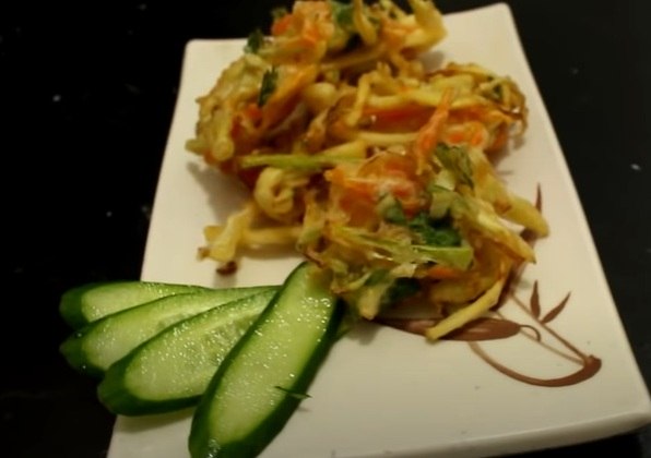 O tempurá é uma opção saudável e consistente, sendo feito com vegetais mas também podendo ter o acréscimo de outros ingredientes, como o camarão, por exemplo. 