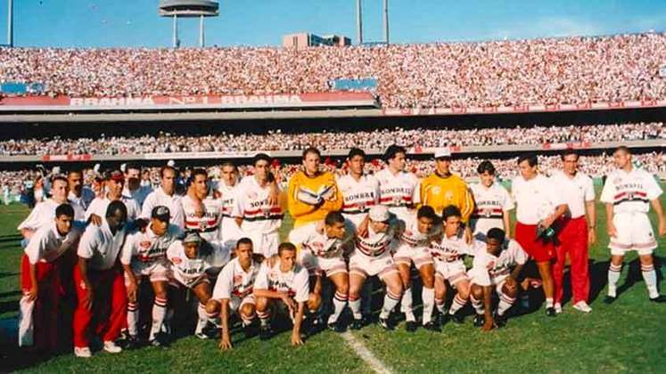 O time do São Paulo no segundo jogo da final de 1998 foi: Rogério Ceni; Zé Carlos, Capitão, Márcio Santos (Bordon) e Serginho; Alexandre, Fabiano, Carlos Miguel (Gallo) e Raí (Víctor Hugo Aristizábal); França e Denílson. O técnico era Nelsinho Baptista