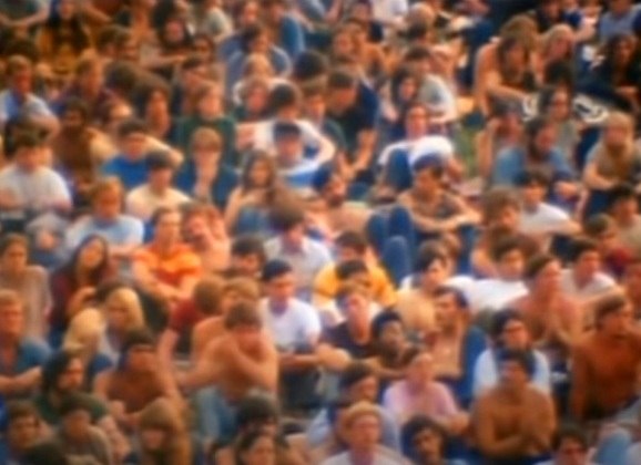 O Top 3 começa com o festival mais famosos da história. O Woodstock reuniu mais de 500 mil pessoas e foi realizado em uma fazenda na cidade de Nova York. O lendário Jimi Hendriz foi um dos que se apresentaram na data.