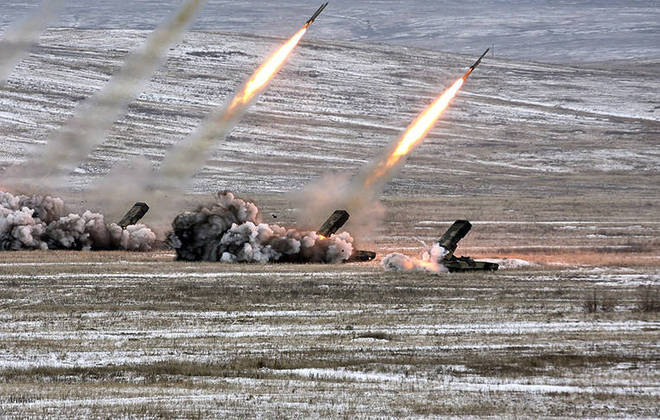 O TOS-1 conta com 24 tubos de lançamento de bombas (ou foguetes, no linguajar militar).