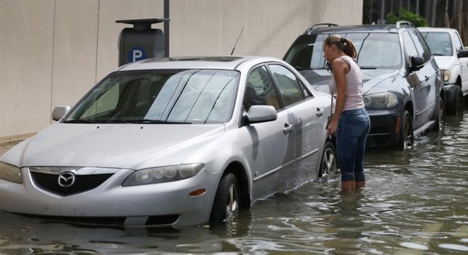O trabalho pode ter um impacto negativo no meio ambiente, desde a poluição causada pelos deslocamentos diários à pegada de carbono dos produtos que compramos com nossos salários