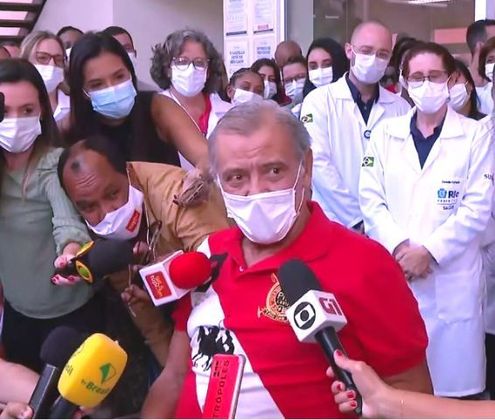 O último paciente internado com Covid no hospital Ronaldo Gazolla, referência no tratamento da doença no Rio de Janeiro, teve alta neste dia 15/11. 