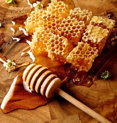 O uso do mel no lugar do açúcar vem melhora a  memória e os níveis de ansiedade. O mel também pode melhorar a memória de mulheres na menopausa e pós-menopausa.