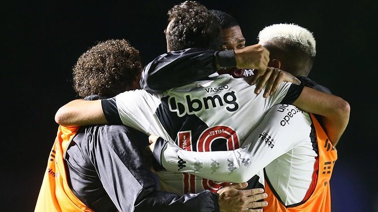 O Vasco venceu o Guarani por 2 a 1 e segue invicto nas partidas como mandante. A noite ficou marcada pelas boas atuações das crias da Colina. Inclusive, Eguinaldo marcou um dos gols e foi decisivo para o resultado do placar final.