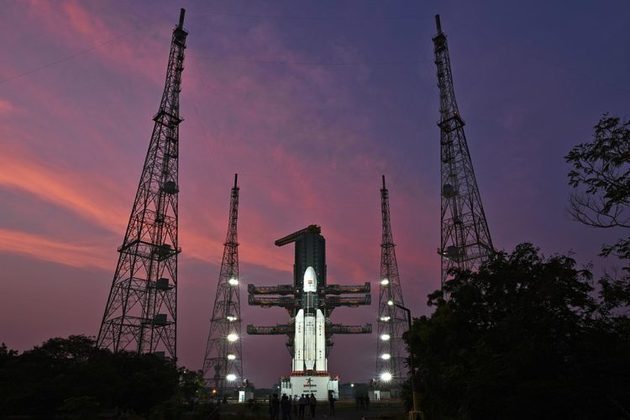 O veículo decolou do Centro Espacial Satish Dhawan em Sriharikota, no sul do estado de Andhra Pradesh, pouco depois das 6h (horário de Brasília).