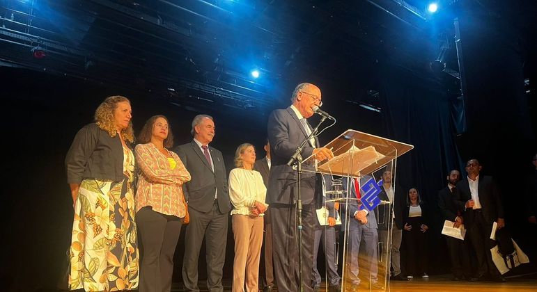 O vice-presidente eleito, Geraldo Alckmin, anuncia membros do governo de transição