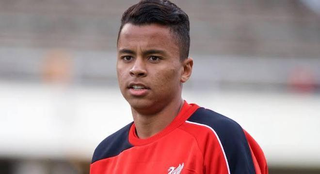 O volante Allan, do Atlético-MG, já vestiu a camisa do Liverpool. Suécia, Bélgica e Finlândia foram outros lugares onde o jogador já passou. 