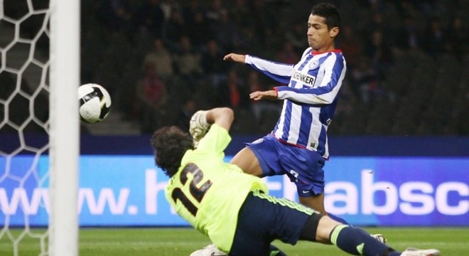 O volante Cícero, do Botafogo, atuou no futebol alemão entre as temporadas de 2008 e 2011. Começou no Hertha Berlin, onde fez 84 jogos e marcou 11 gols. Depois, foi ao Wolfsburg.