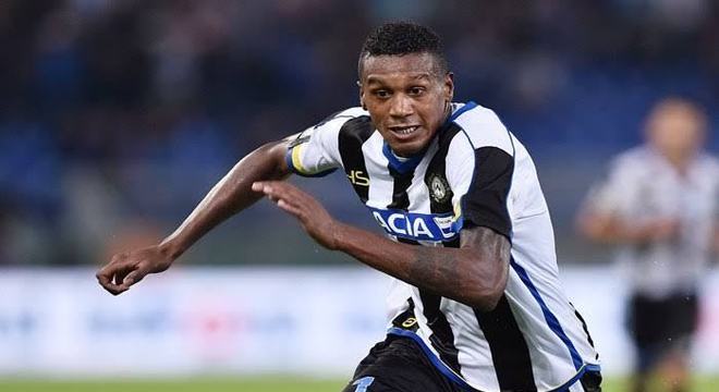 O volante Edenilson jogou na Udinese entre 2014 e 2017. O jogador também atuou no Genoa no Velho Continente. Voltou ao Brasil para jogar no Internacional. 