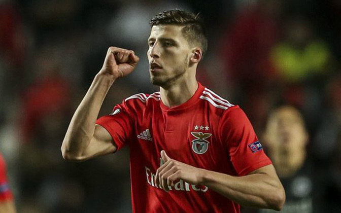 O zagueiro português trocou o Benfica pelo Manchester City. Foram 68 milhões de euros. São quase R$ 450 milhões.