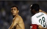 Em novembro de 2009, Obina e Maurício caminhavam para o vestiário no intervalo enquanto discutiam sobre o lance que culminara no gol do Grêmio. Mauricio, então, tentou dar um tapa na cara de Obina, que retrucou com um soco no zagueiro. Após o jogo, a diretoria dispensou ambos